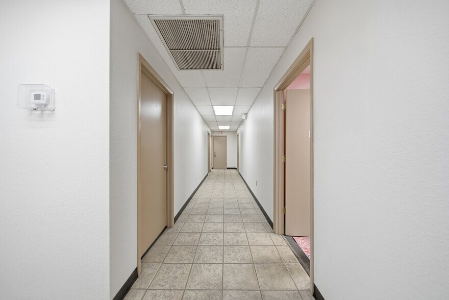 More Photos Of 104 E Fowler Ave, Tampa Office For Sale