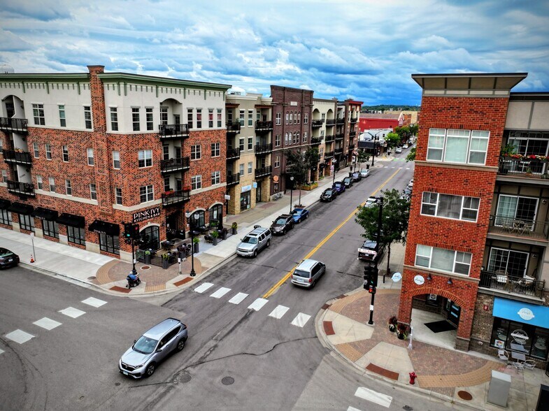 More Photos Of 712-786 Mainstreet, Hopkins General Retail For Sale