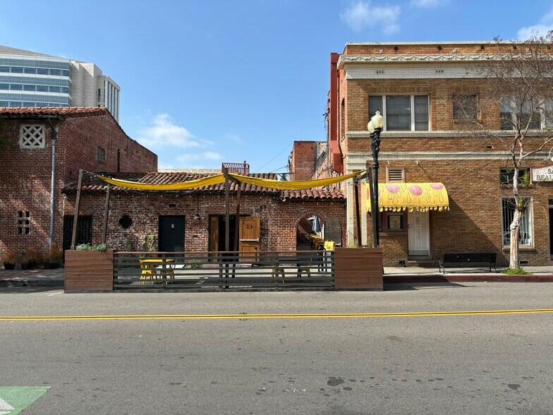 More Photos Of 300-312 N Broadway, Santa Ana Storefront Retail Office For Lease