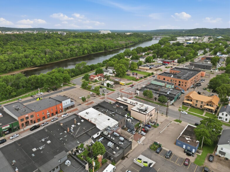 More Photos Of 442 Water St, Eau Claire Bar For Sale