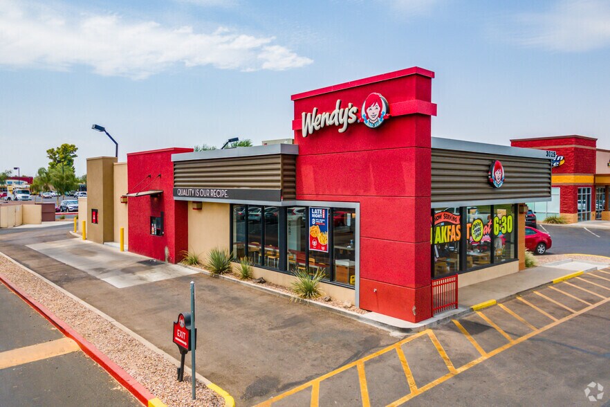 More Photos Of 10214 N Metro Pky, Phoenix Unknown For Lease