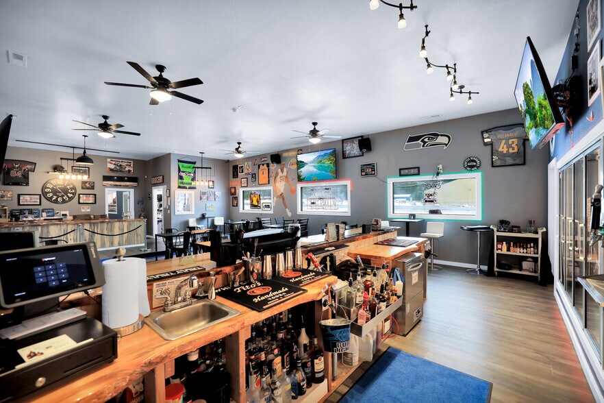 More Photos Of 802 S Shore Diamond Lake Rd, Newport Restaurant For Sale