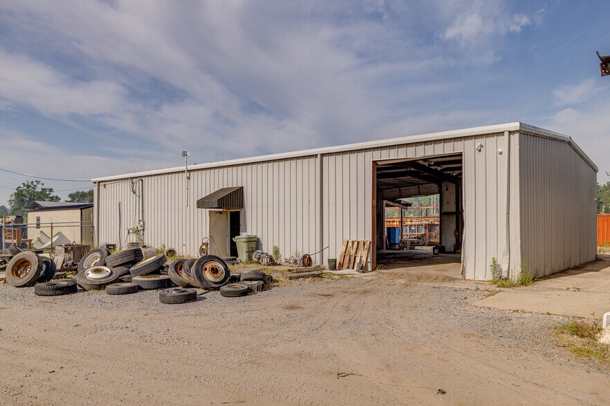 More Photos Of 108 Harold St, West Monroe Distribution For Sale