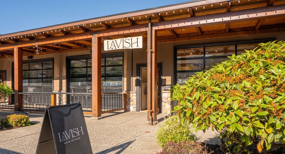 More Photos Of 4603 Marine Av, Powell River General Retail For Sale