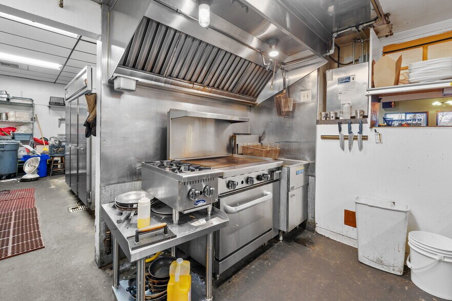 More Photos Of 351 Park Ave N, Renton General Retail For Sale