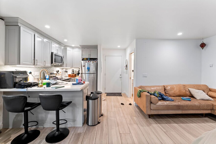 More Photos Of 2427 McKinley Ave, Berkeley Apartments For Sale