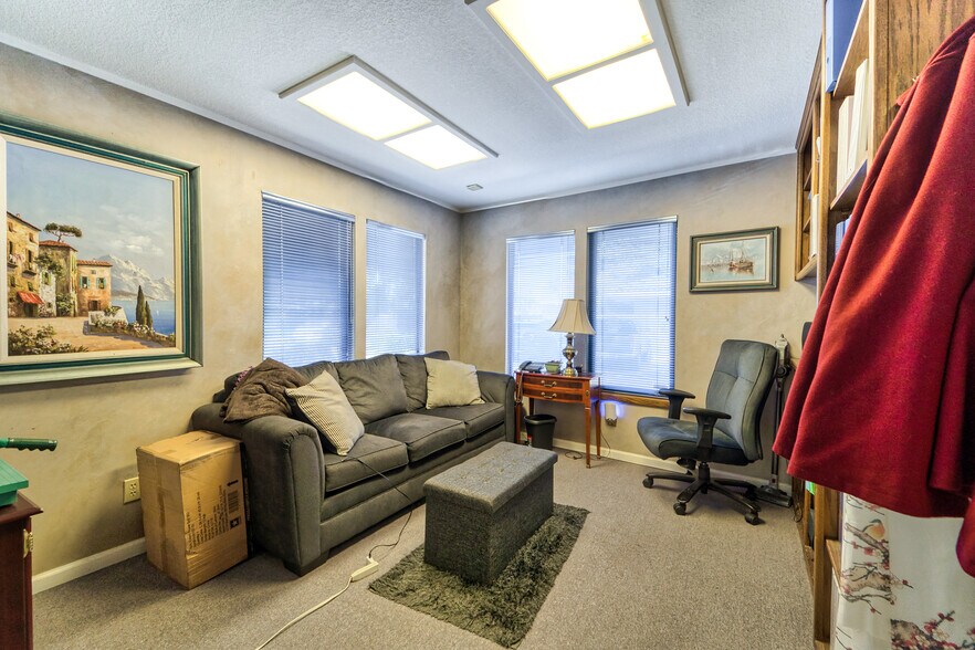 More Photos Of 1408 Live Oak Blvd, Yuba City Office For Sale