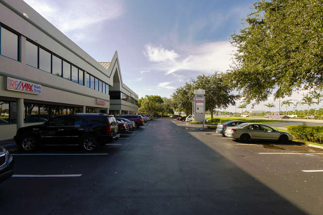 More Photos Of 17595 S Tamiami Trl, Fort Myers Medical For Lease