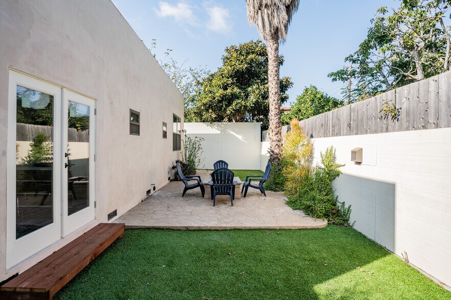 More Photos Of 3718 S Barrington Ave, Los Angeles Rehabilitation Center For Lease