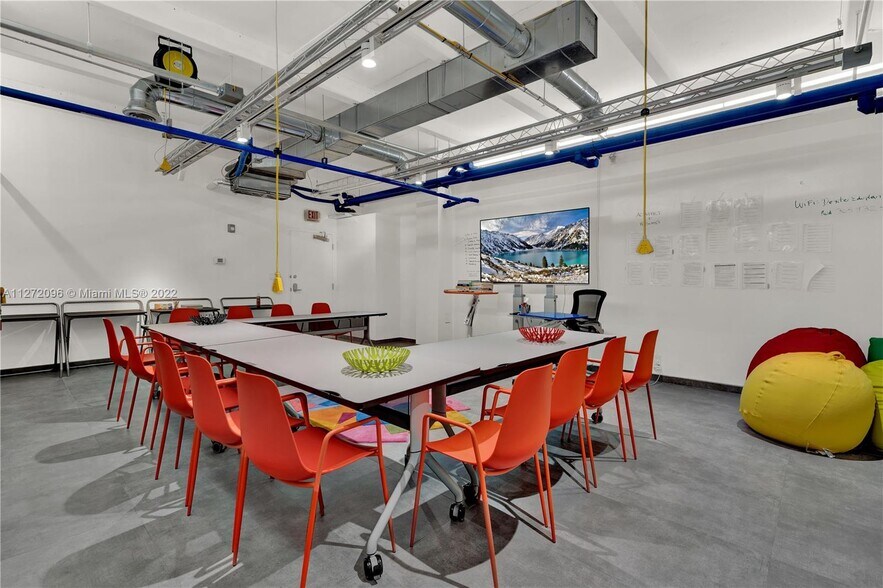 More Photos Of 2450 Hollywood Blvd, Hollywood Loft Creative Space For Sale