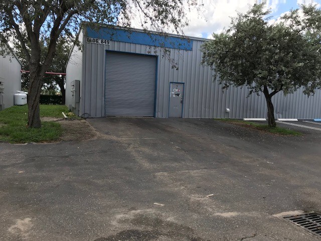 More Photos Of 825 15th St, Lake Park Warehouse For Lease