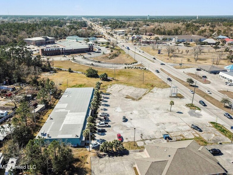 More Photos Of 828 Highway 90, Bay Saint Louis Freestanding For Lease