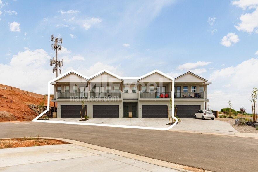 Primary Photo Of 366 W Fitness Way, Ivins Apartments For Sale