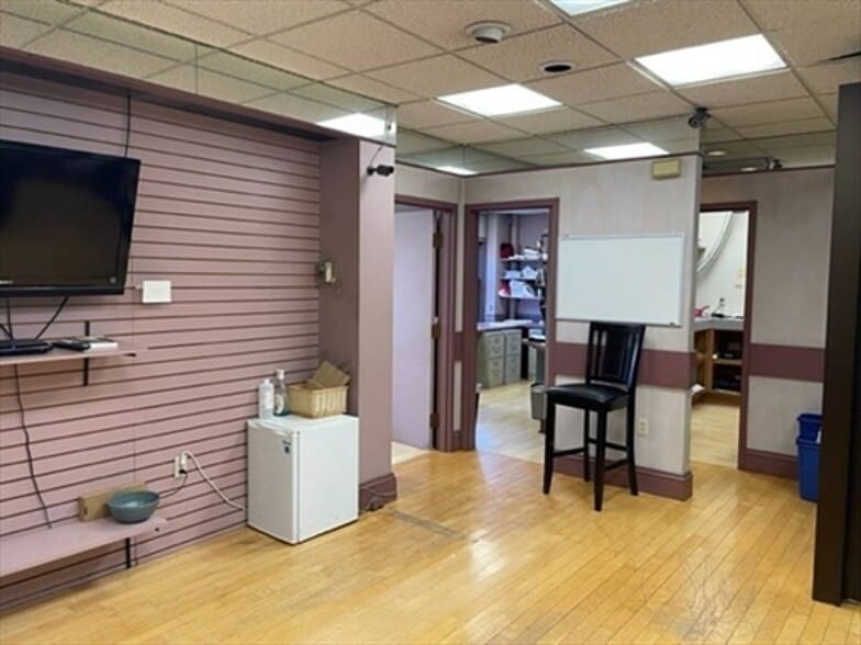 More Photos Of 333 Washington St, Boston Office For Sale