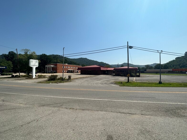 More Photos Of 39 Triangle St, Martin Bank For Lease