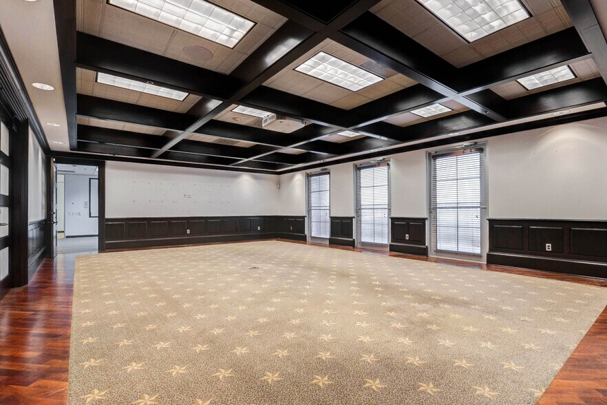 More Photos Of 4949 Fairmont Pky, Pasadena Office For Lease