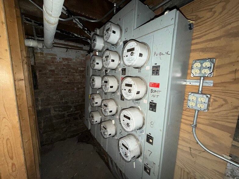 More Photos Of 1328 W Greenfield Ave, Milwaukee Apartments For Sale