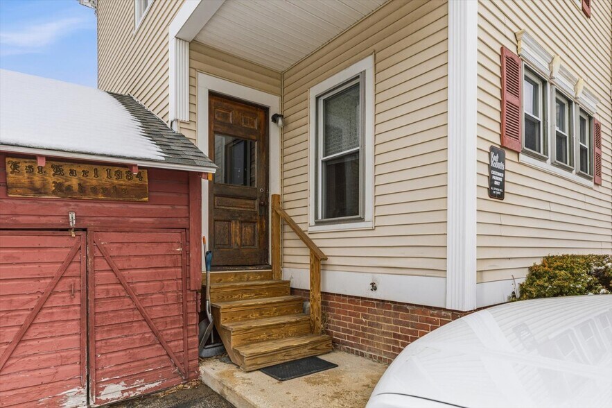 More Photos Of 32 Park Ave, Keene Office For Sale