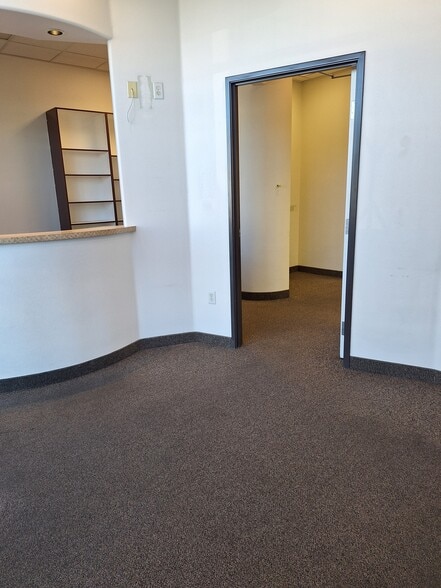 More Photos Of 2585 S Nellis Blvd, Las Vegas Freestanding For Lease