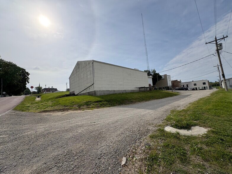 More Photos Of 415 Broad Ave, Stanton Industrial For Sale