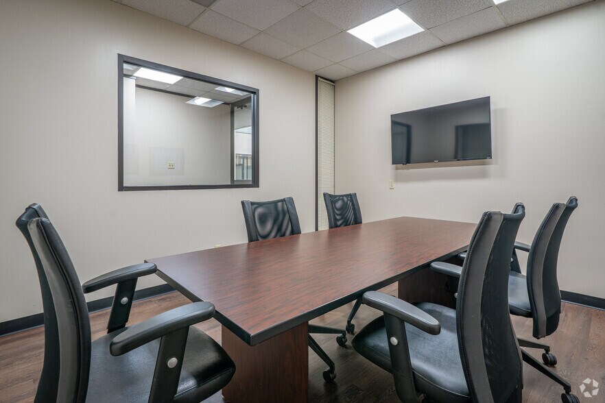 More Photos Of 10101 Fondren Rd, Houston Unknown For Lease