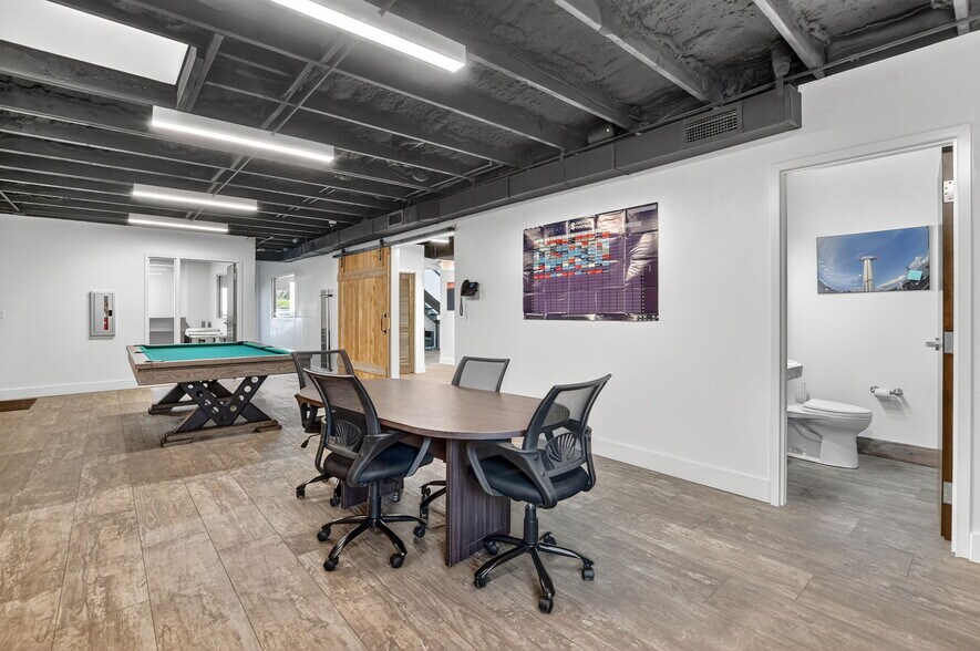 More Photos Of 442 NW 35th St, Boca Raton Office For Sale