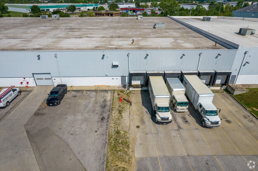 More Photos Of 3915 Zane Trace Dr, Columbus Warehouse For Lease