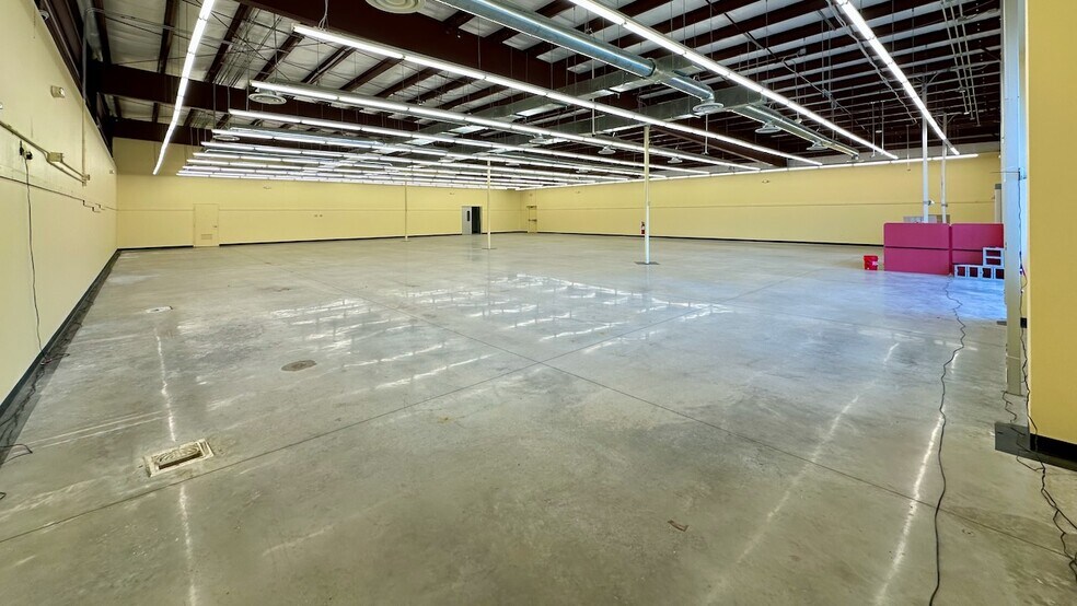 More Photos Of 3365 E Millwood Ln, Hernando Freestanding For Lease