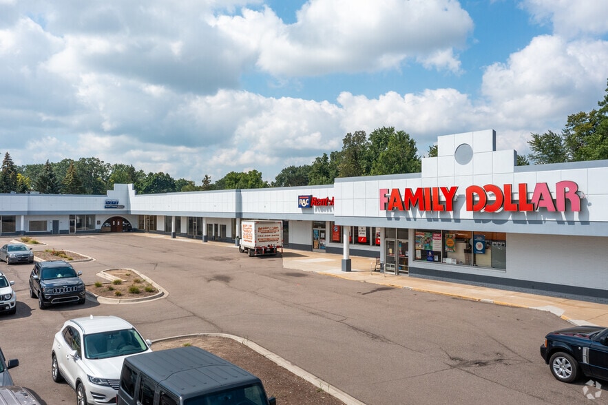 More Photos Of 19016-19230 Fort St, Riverview Freestanding For Sale