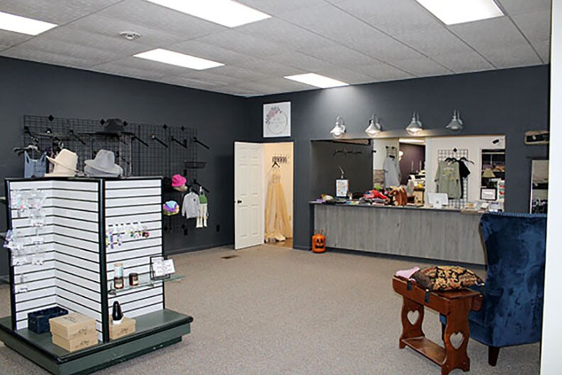 More Photos Of 220 E Main St, Belmond General Retail For Sale