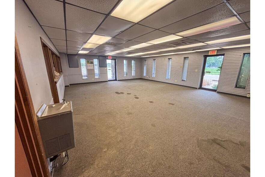 More Photos Of SE 241 SE 10 Ave, Great Bend Warehouse For Sale