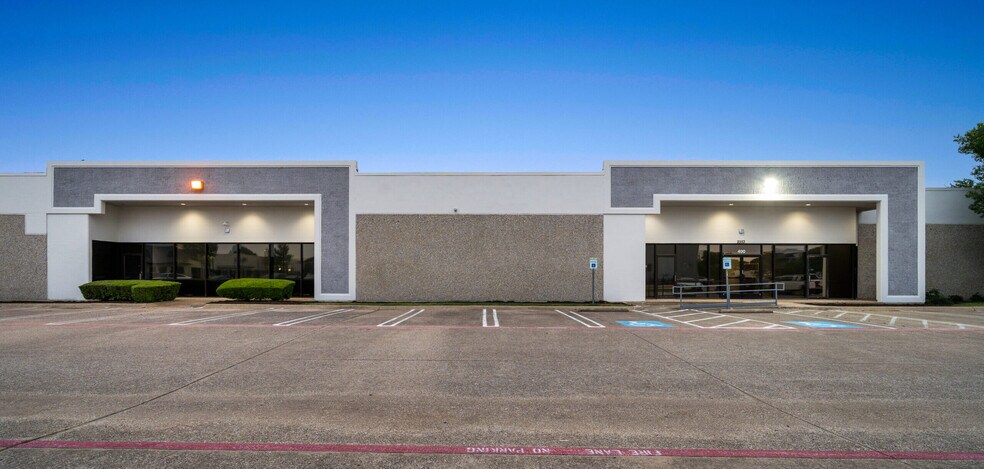 More Photos Of 2553 Summit Ave, Plano Unknown For Lease