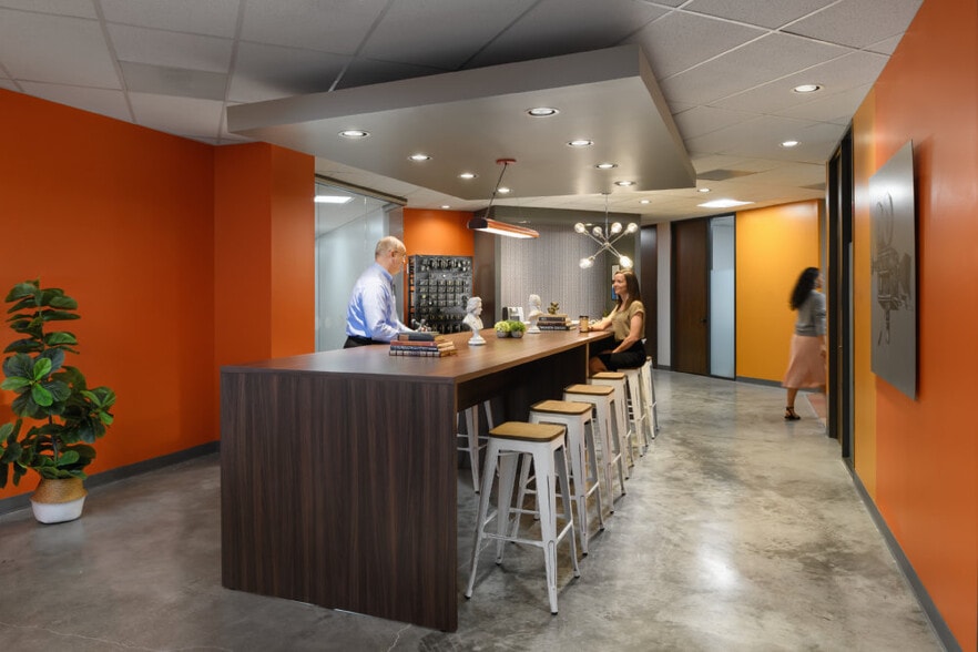 More Photos Of 7676 Hillmont St, Houston Office For Lease