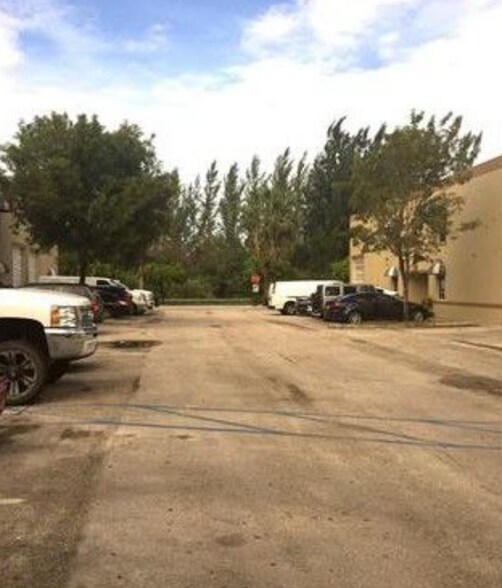 More Photos Of 10840 NW 138th St, Hialeah Warehouse For Lease