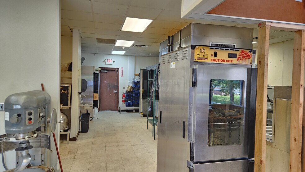More Photos Of 35 N Cleveland Ave, Mogadore General Retail For Lease
