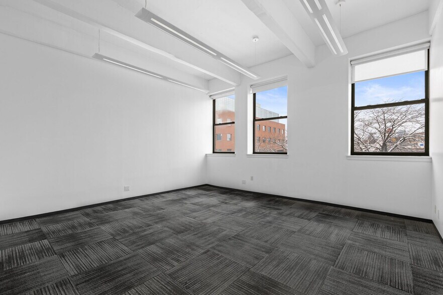 More Photos Of 11-17 43rd Ave, Long Island City Office For Lease