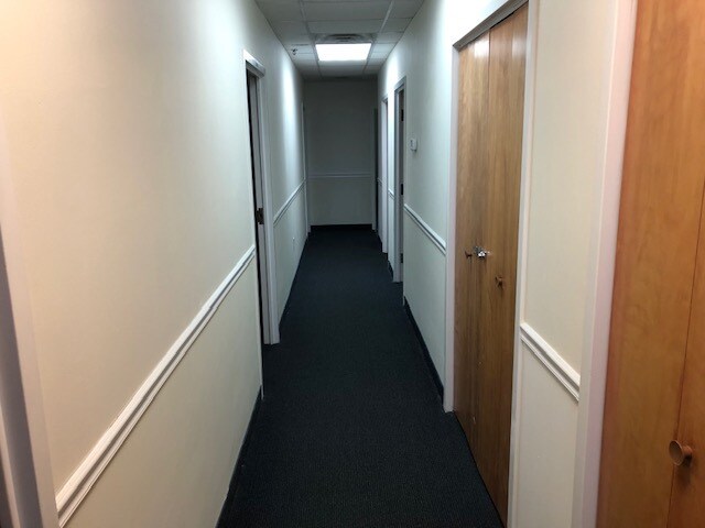 More Photos Of 21155 Whitfield Pl, Sterling Office For Sale