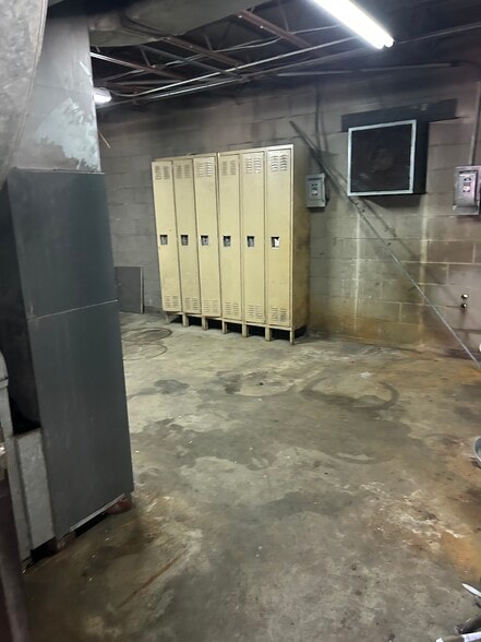 More Photos Of 2500 Spring Grove Ave, Cincinnati Warehouse For Sale