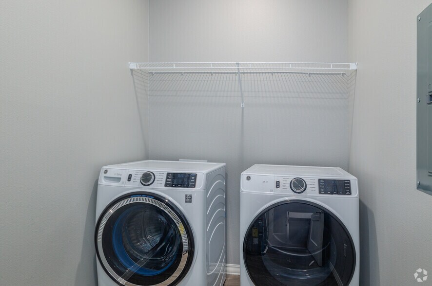 More Photos Of 2620 W Sunshine St, Springfield Apartments For Lease