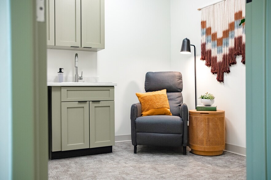 More Photos Of 3537 N Steele Blvd, Fayetteville Coworking Space