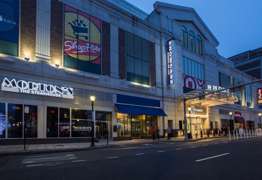 More Photos Of 1-11 City Pl, White Plains Unknown For Lease