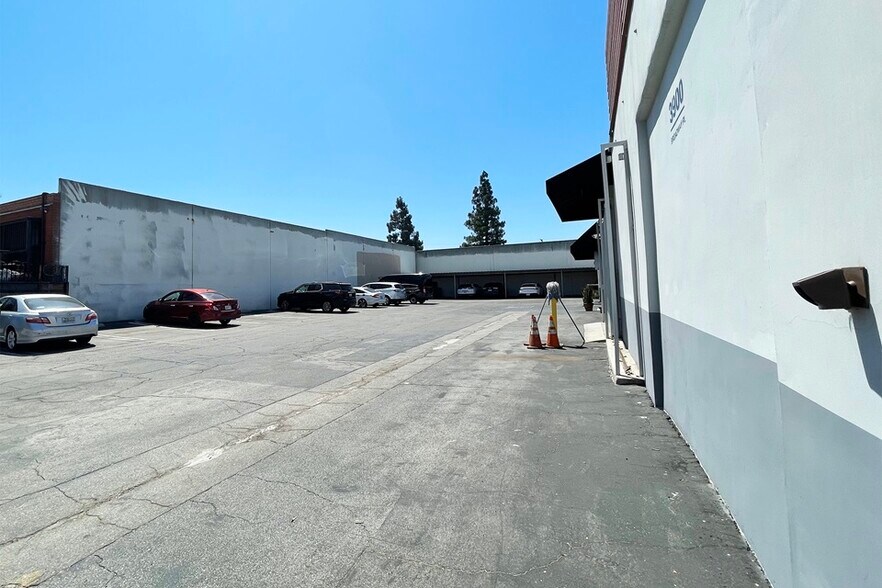 More Photos Of 3900-3912 S Broadway Pl, Los Angeles Manufacturing For Sale