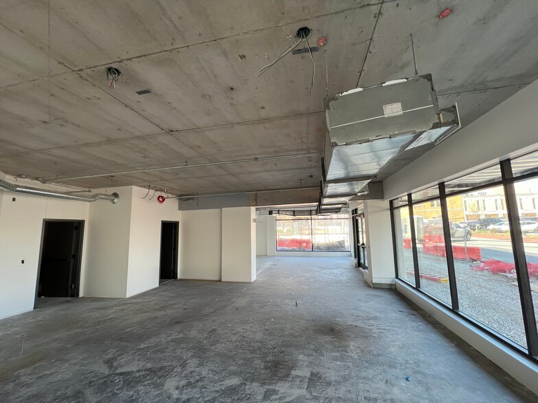 More Photos Of 200 E Central Ave, Bentonville Parking Garage For Lease