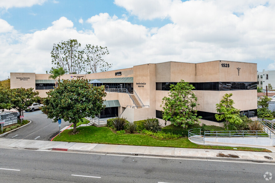 Primary Photo Of 1525 Superior Ave, Newport Beach Medical For Lease