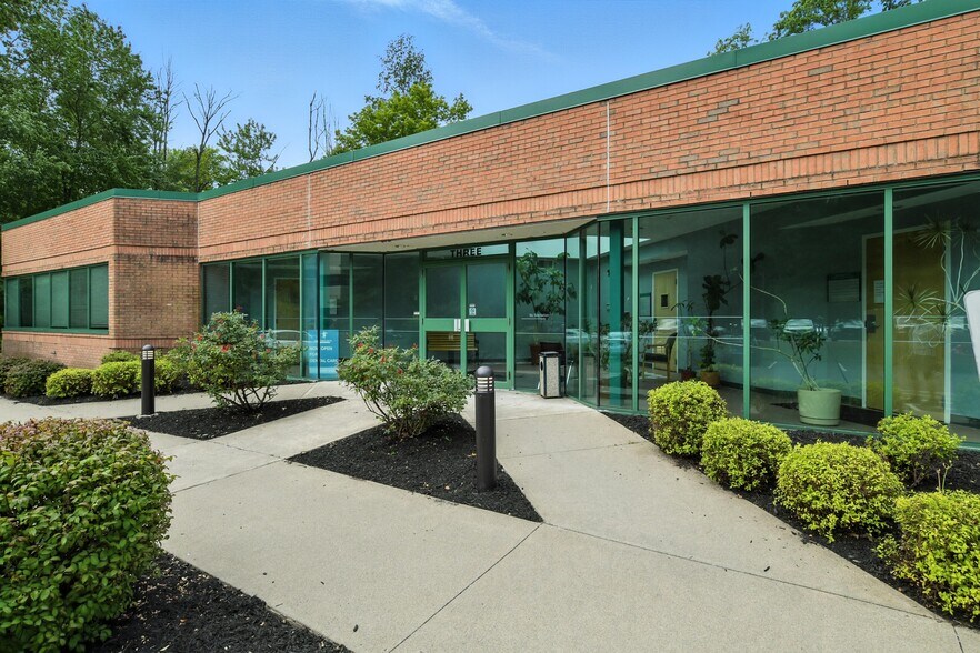 More Photos Of 3 Northwestern Dr, Bloomfield Medical For Lease