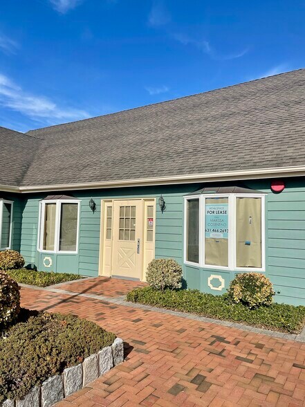 More Photos Of 53345 Main Rd, Southold Freestanding For Lease