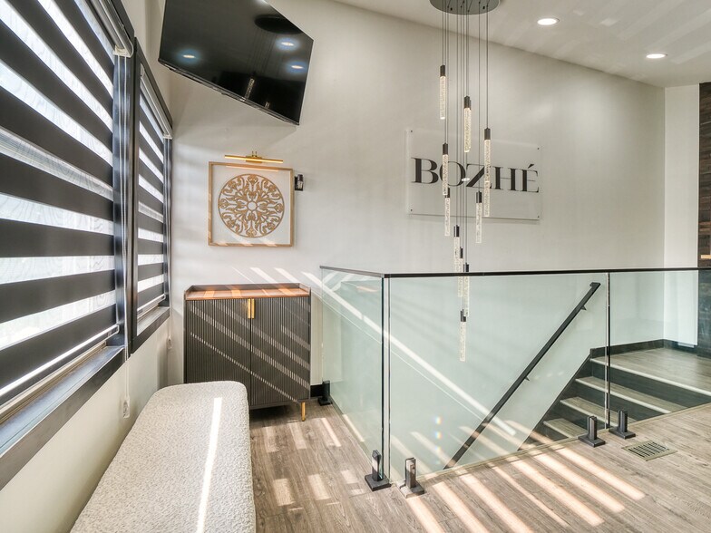 More Photos Of 10850 Pearl Rd, Strongsville Office For Sale