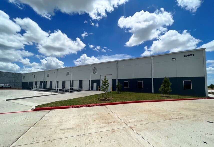 More Photos Of 20821 Clay Center Dr, Katy Distribution For Sale