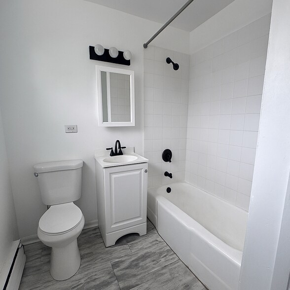More Photos Of 12400 Greenwood Ave, Blue Island Apartments For Sale