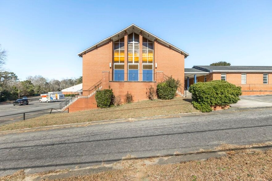 More Photos Of 2270 Shurling Dr, Macon-Bibb Religious Facility For Sale